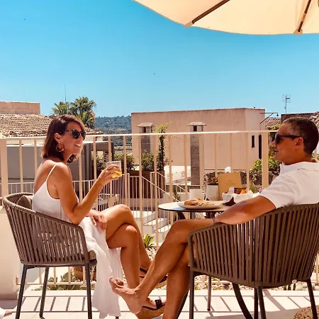 Hotel Ynaira & Ariany
