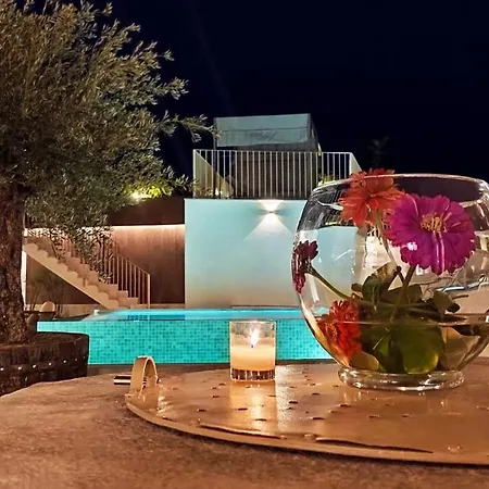 Hotel Ynaira & 4*